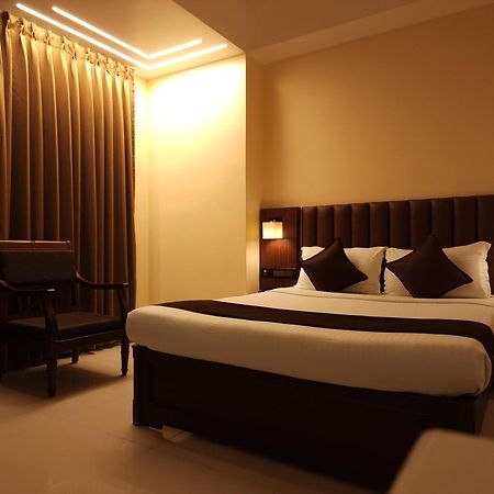 Hotel Arcadia Kottayam Buitenkant foto