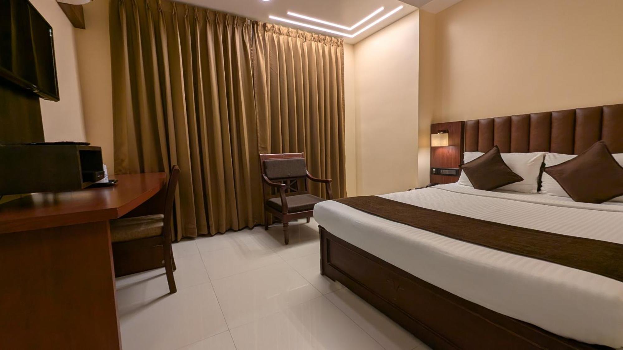 Hotel Arcadia Kottayam Buitenkant foto