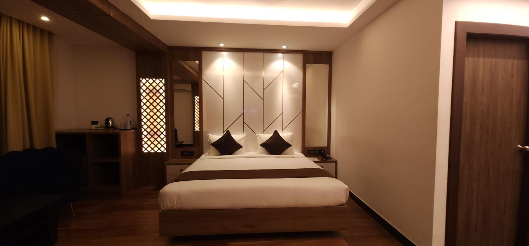 Hotel Arcadia Kottayam Buitenkant foto