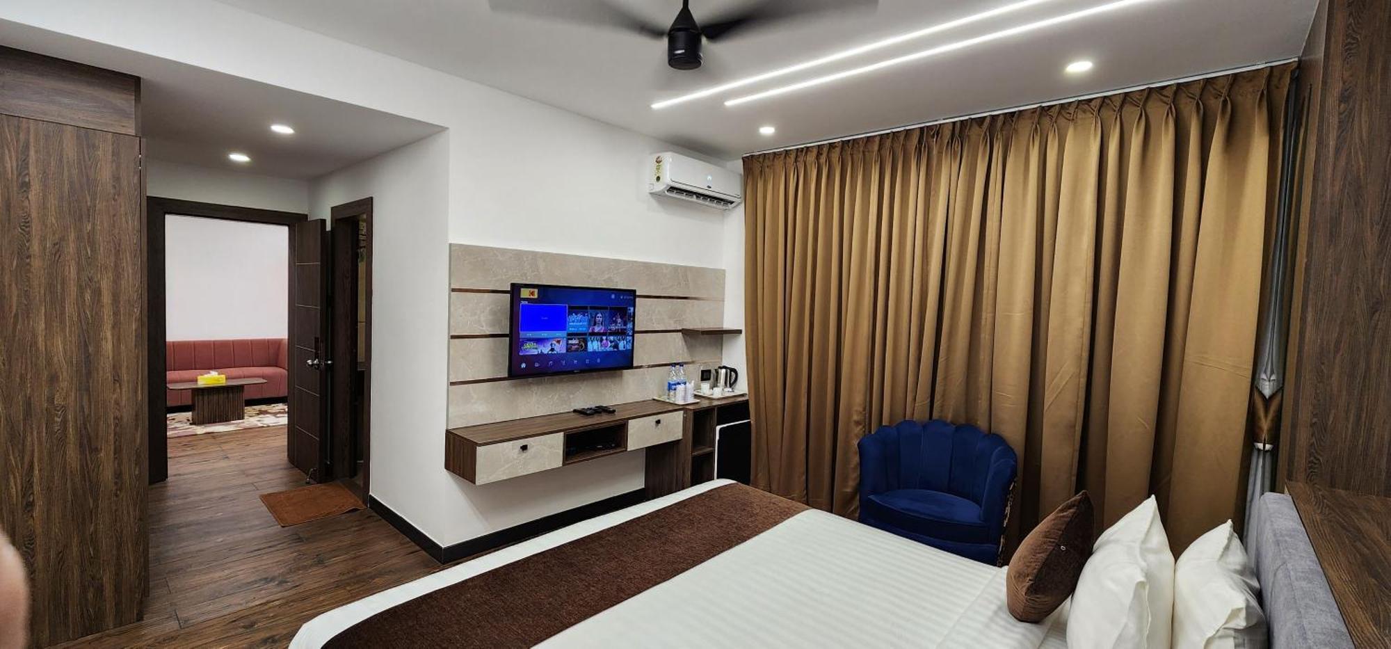 Hotel Arcadia Kottayam Buitenkant foto