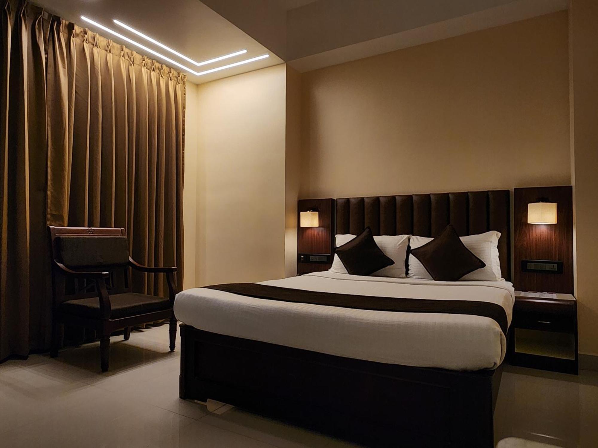 Hotel Arcadia Kottayam Buitenkant foto