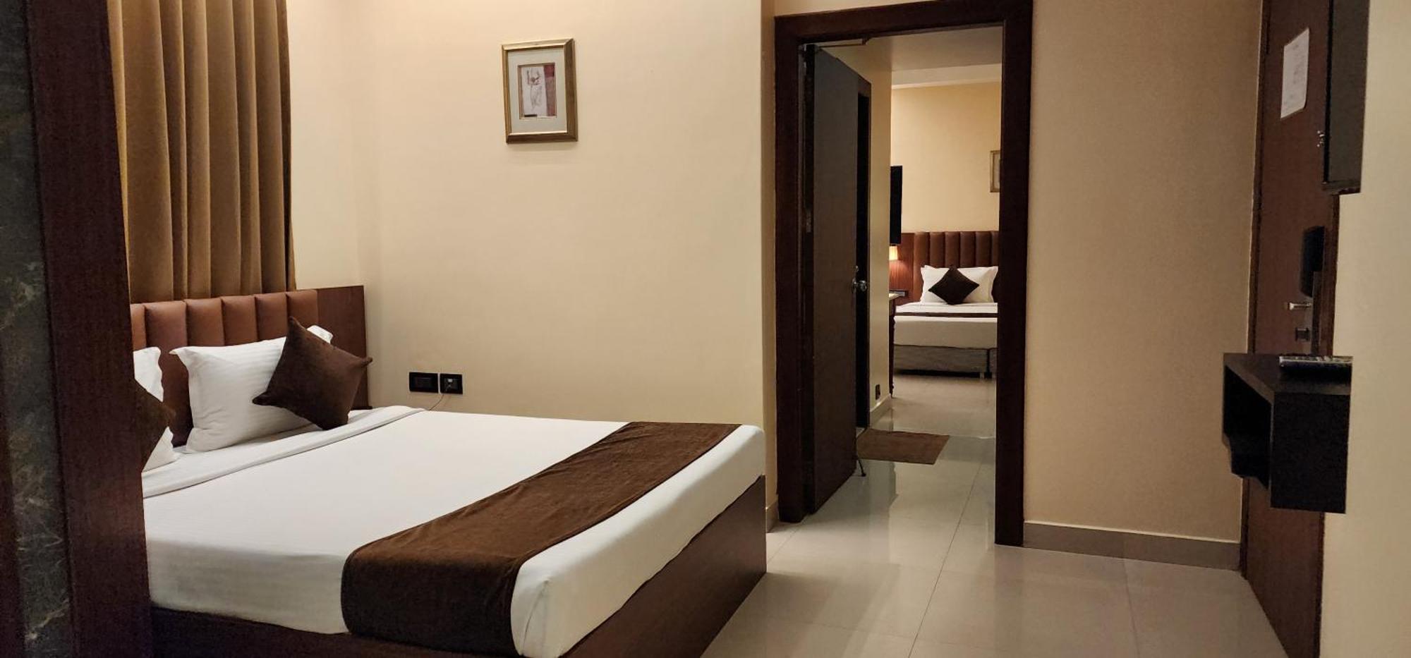 Hotel Arcadia Kottayam Buitenkant foto