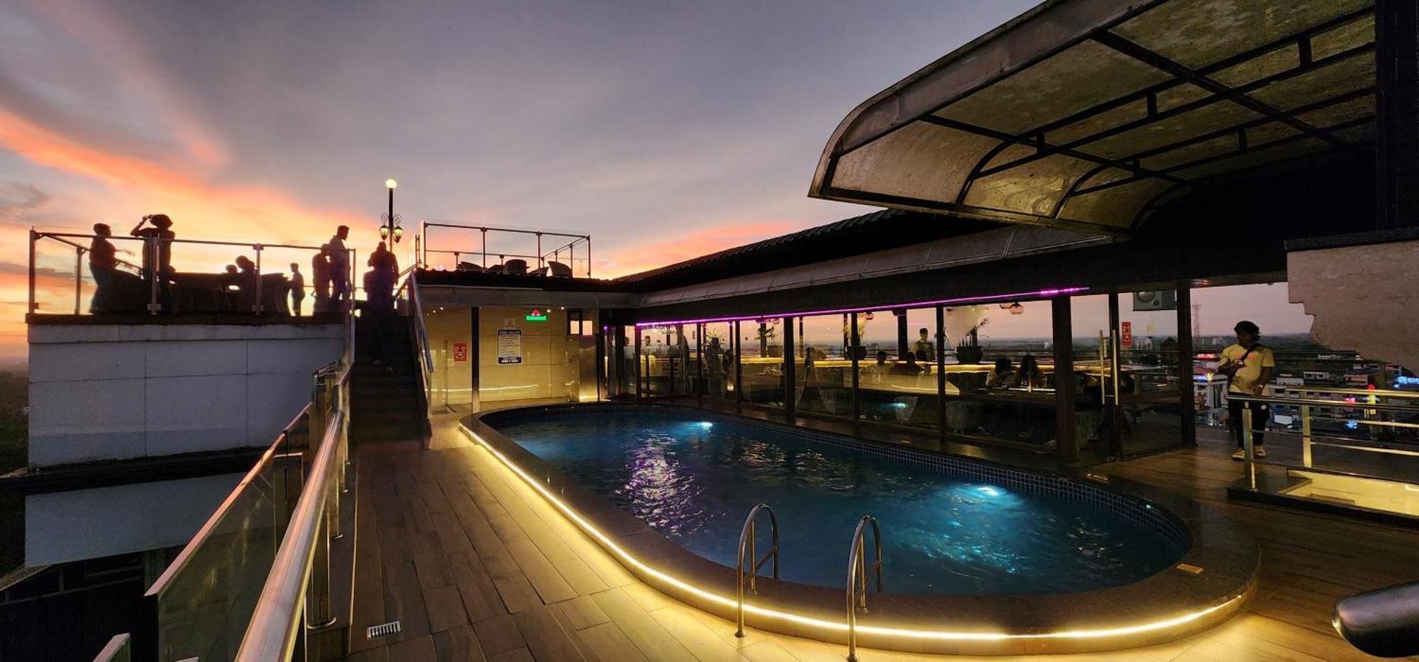 Hotel Arcadia Kottayam Buitenkant foto